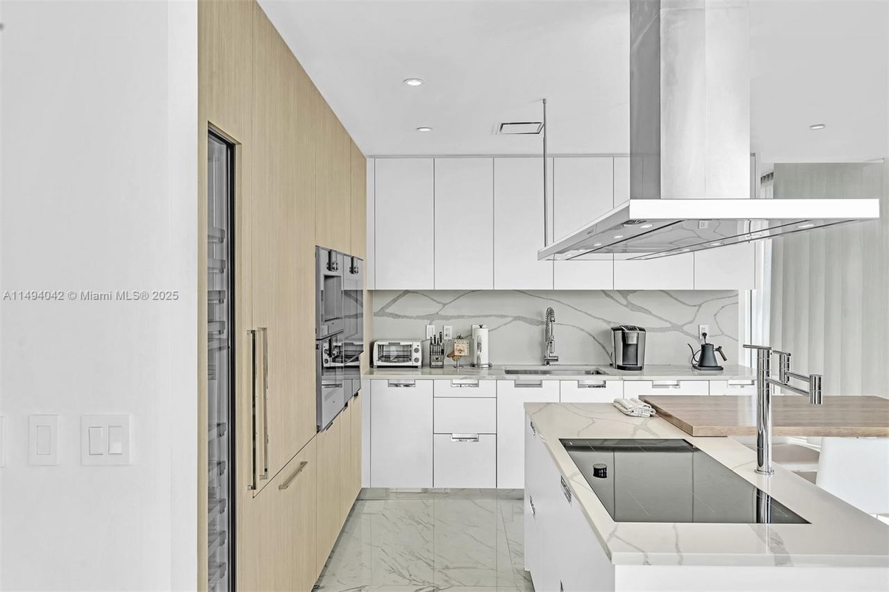 15701 Collins Ave, Unit 805, Sunny Isles Beach, FL 33160 Photo