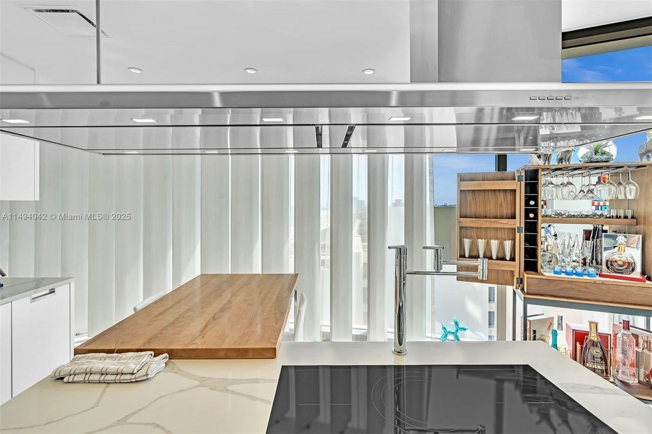 15701 Collins Ave, Unit 805, Sunny Isles Beach, FL 33160 Photo