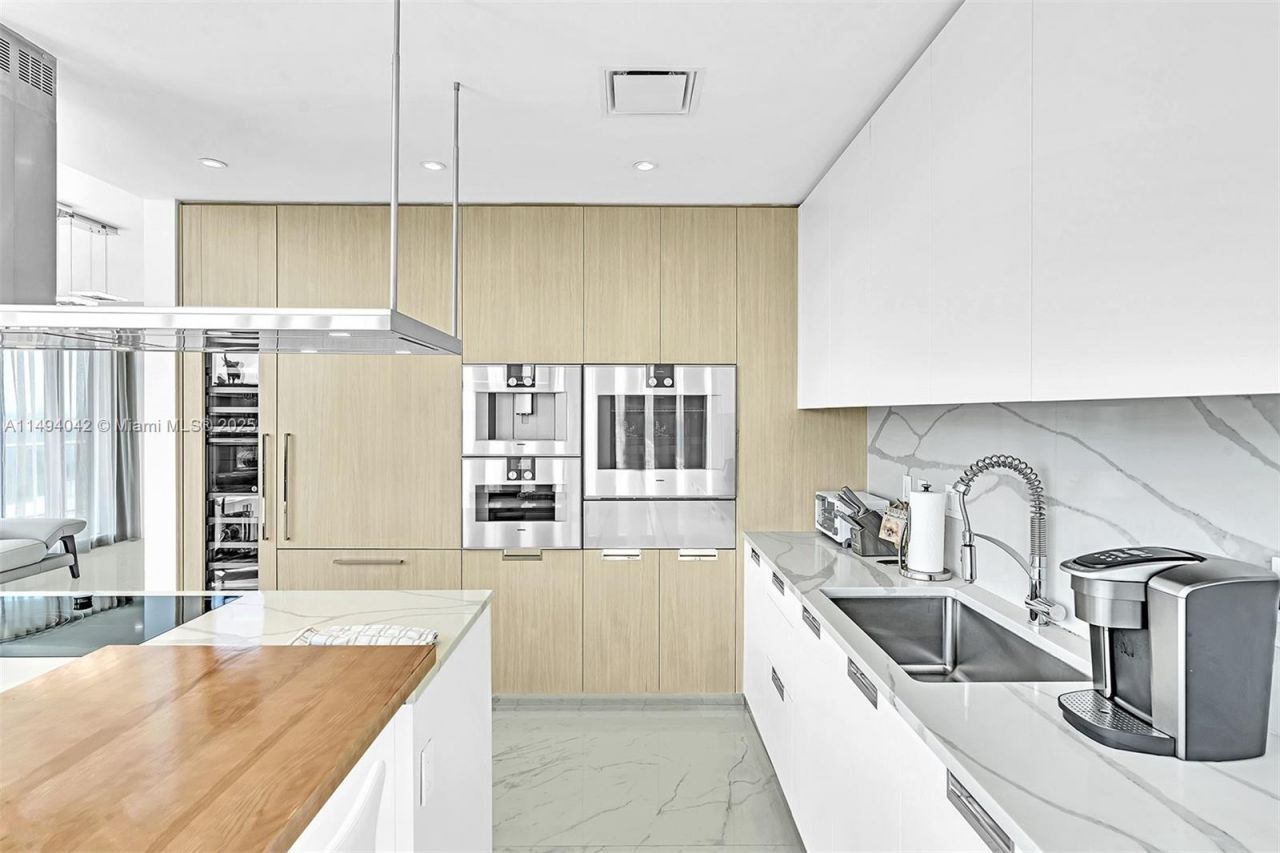 15701 Collins Ave, Unit 805, Sunny Isles Beach, FL 33160 Photo