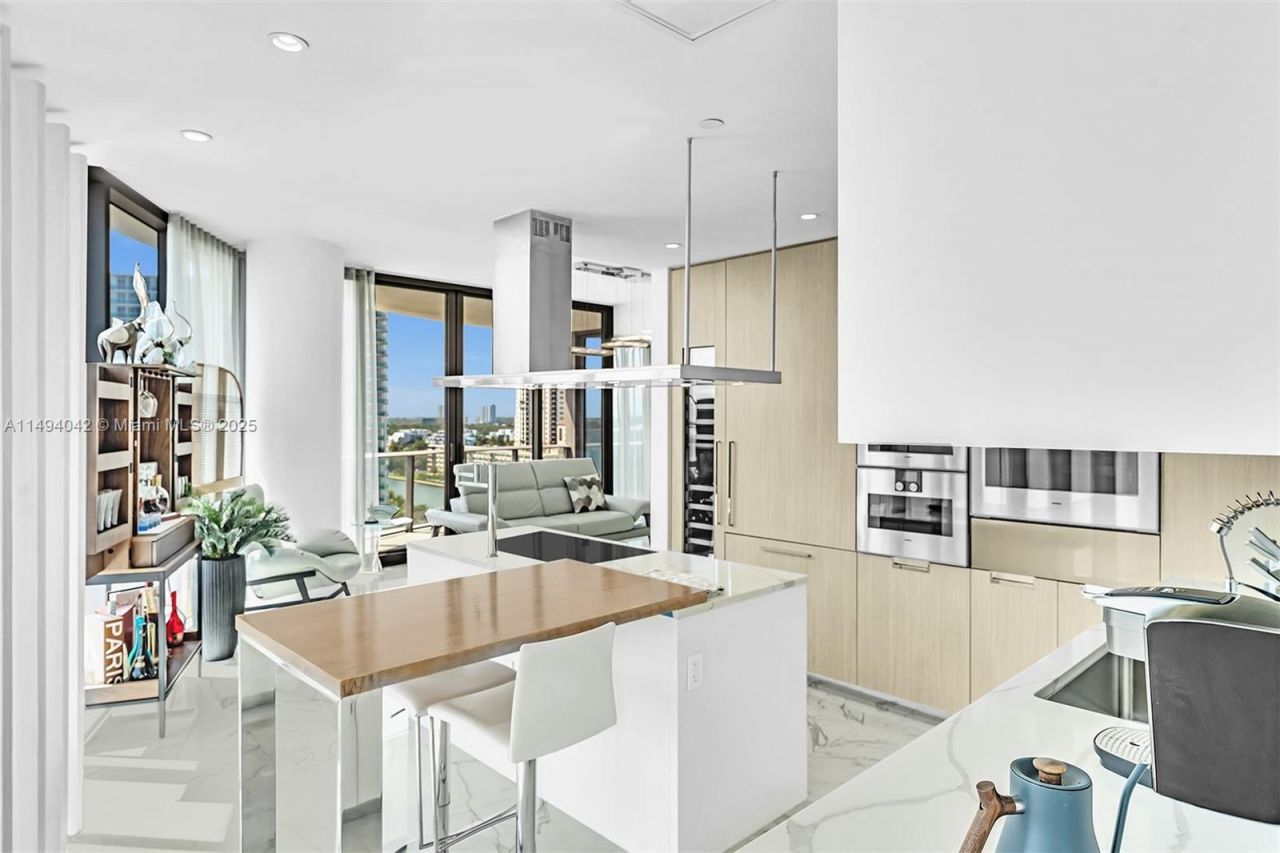 15701 Collins Ave, Unit 805, Sunny Isles Beach, FL 33160 Photo