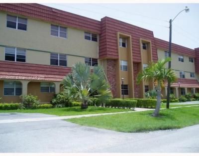 1300 Moffett St, Unit 302, Hallandale Beach, FL 33009 Photo