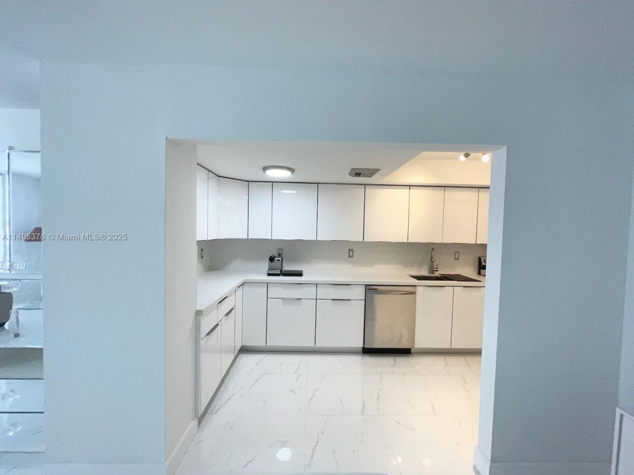 18041 Biscayne Boulv, Unit 502, Aventura, FL 33160 Photo
