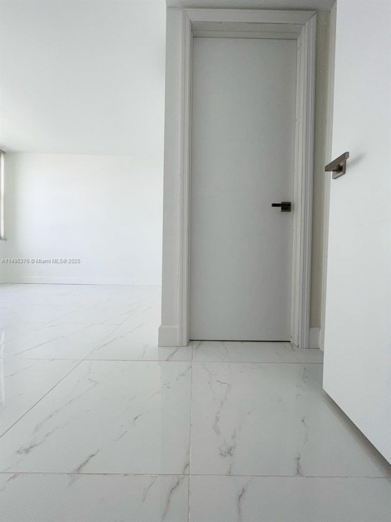 18041 Biscayne Boulv, Unit 502, Aventura, FL 33160 Photo