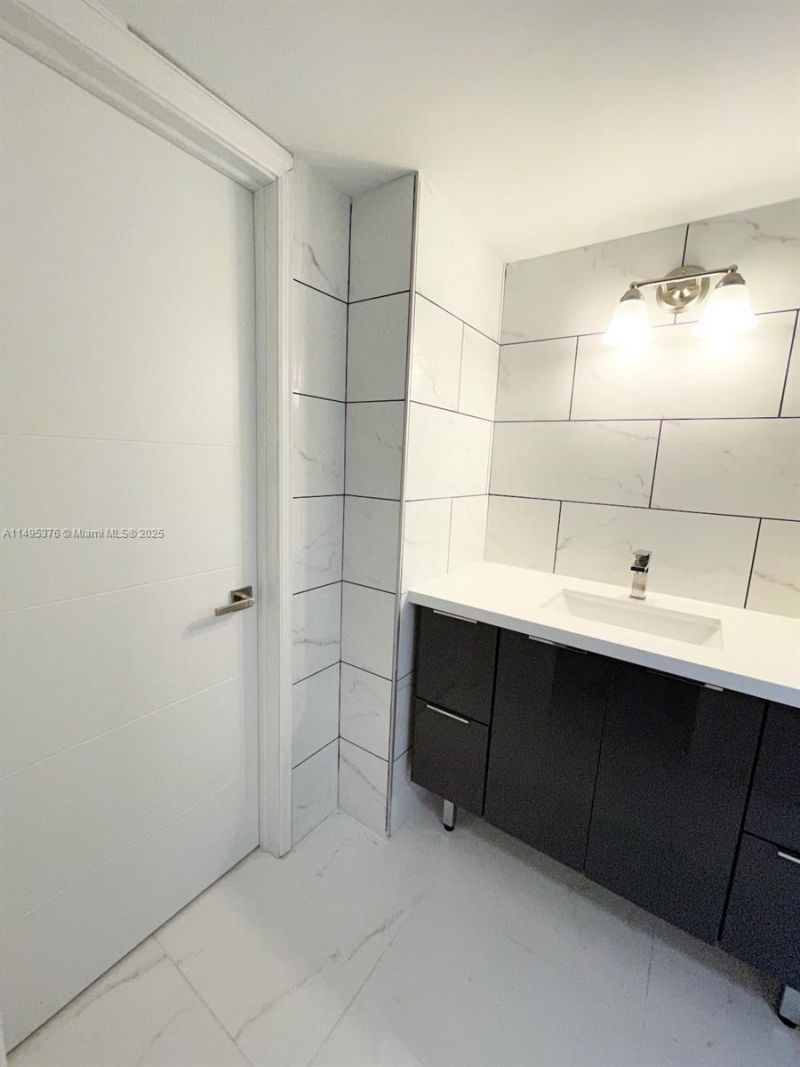 18041 Biscayne Boulv, Unit 502, Aventura, FL 33160 Photo