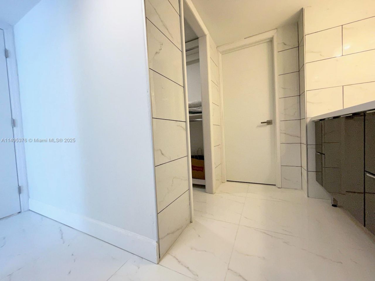 18041 Biscayne Boulv, Unit 502, Aventura, FL 33160 Photo