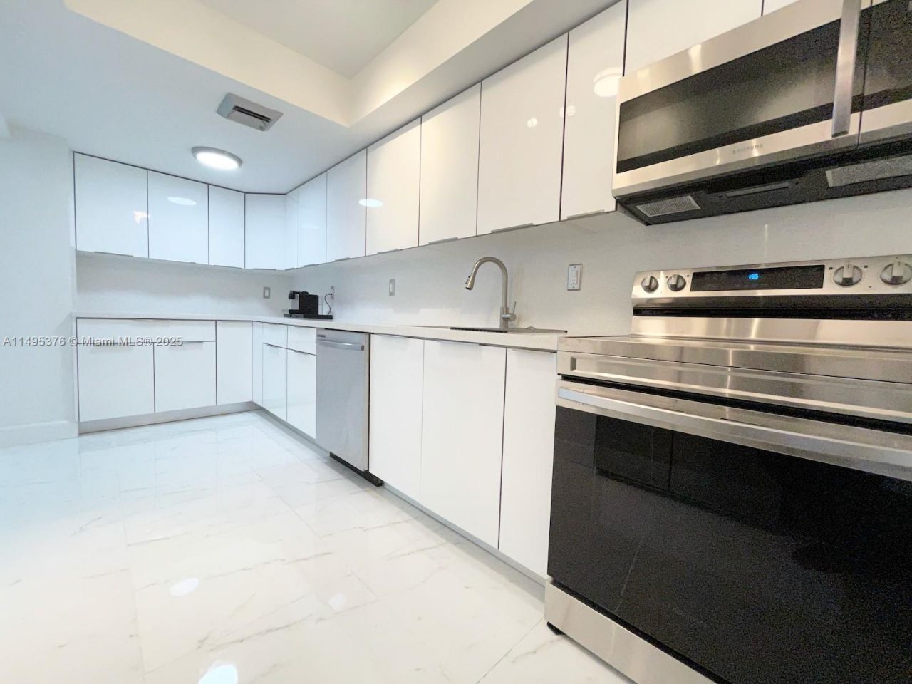 18041 Biscayne Boulv, Unit 502, Aventura, FL 33160 Photo