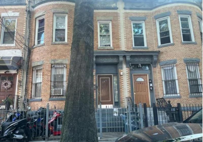 147 Autumn Avenue, Brooklyn, NY 11208 Main Photo