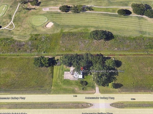 6221 Ambassador Caffery Parkway, Broussard, LA 70518