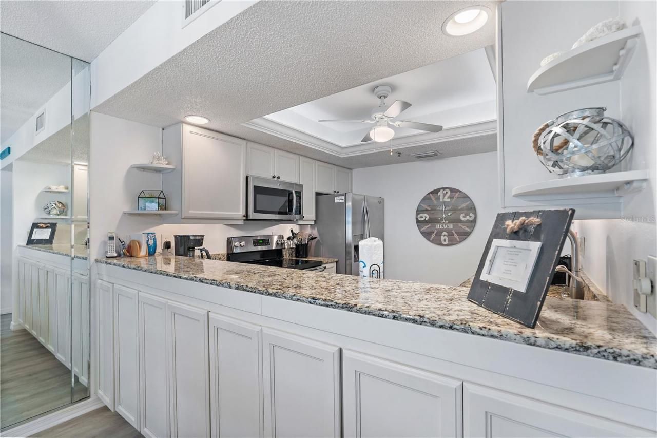 1374 Siesta Bayside Drive, Unit 1374-D, Sarasota, FL 34242 Photo