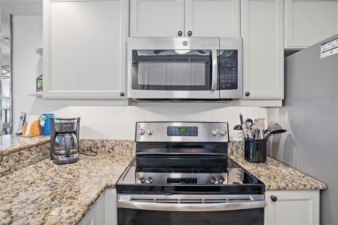 1374 Siesta Bayside Drive, Unit 1374-D, Sarasota, FL 34242 Photo