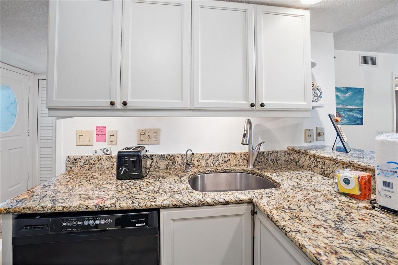 1374 Siesta Bayside Drive, Unit 1374-D, Sarasota, FL 34242 Photo