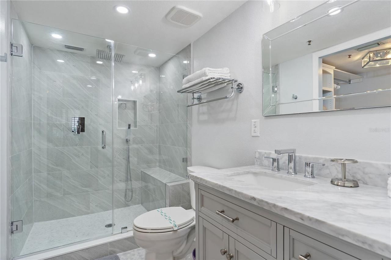 1374 Siesta Bayside Drive, Unit 1374-D, Sarasota, FL 34242 Photo