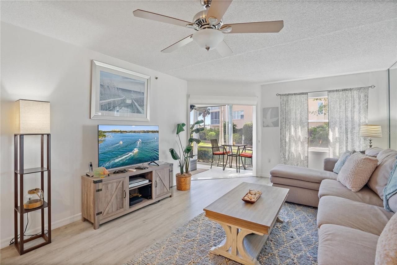 1374 Siesta Bayside Drive, Unit 1374-D, Sarasota, FL 34242 Photo