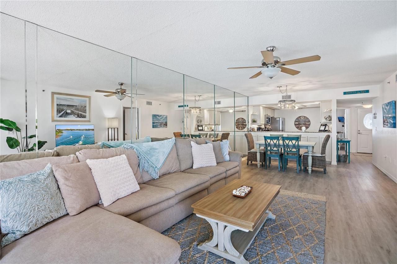 1374 Siesta Bayside Drive, Unit 1374-D, Sarasota, FL 34242 Photo