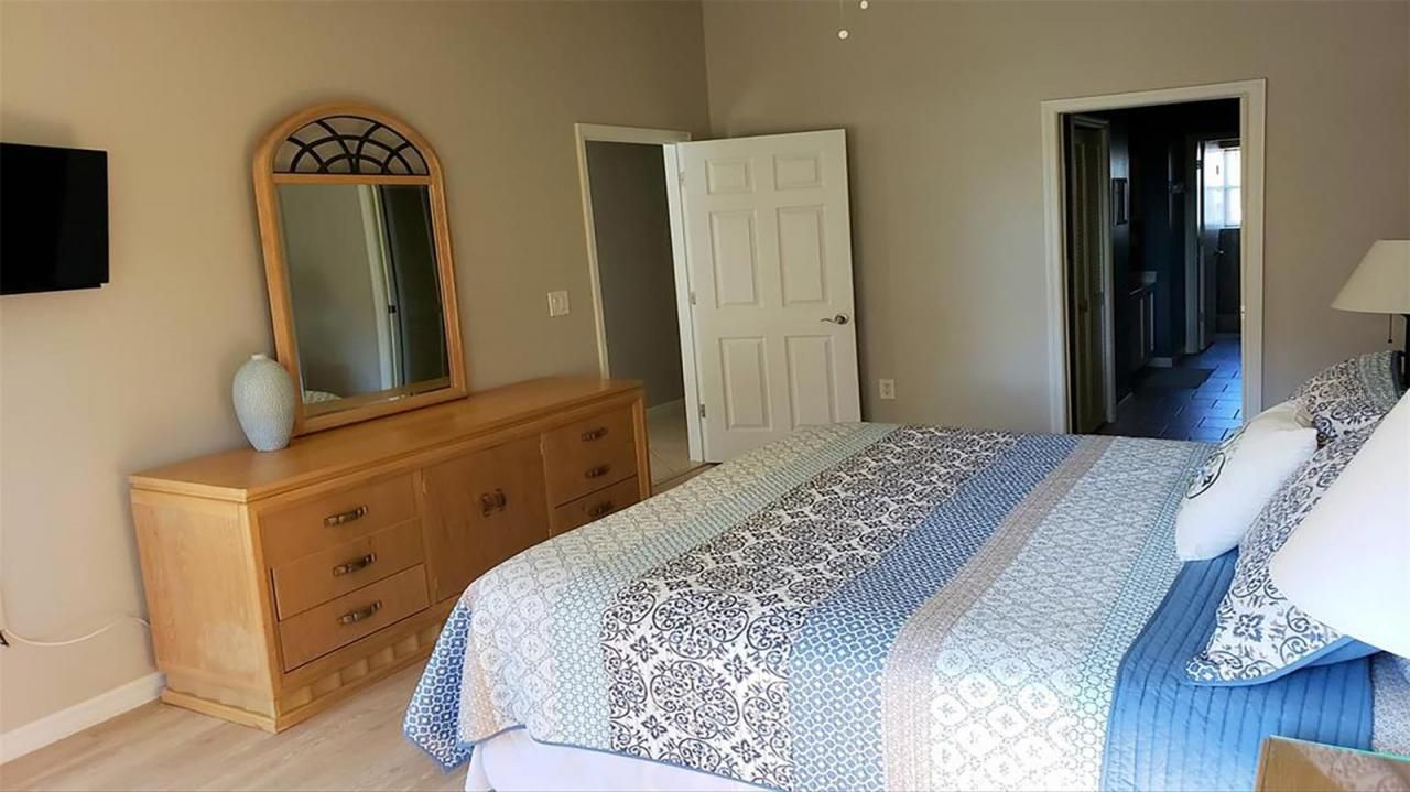 1340 Siesta Bayside Drive, Unit 1340-C, Sarasota, FL 34242 Photo