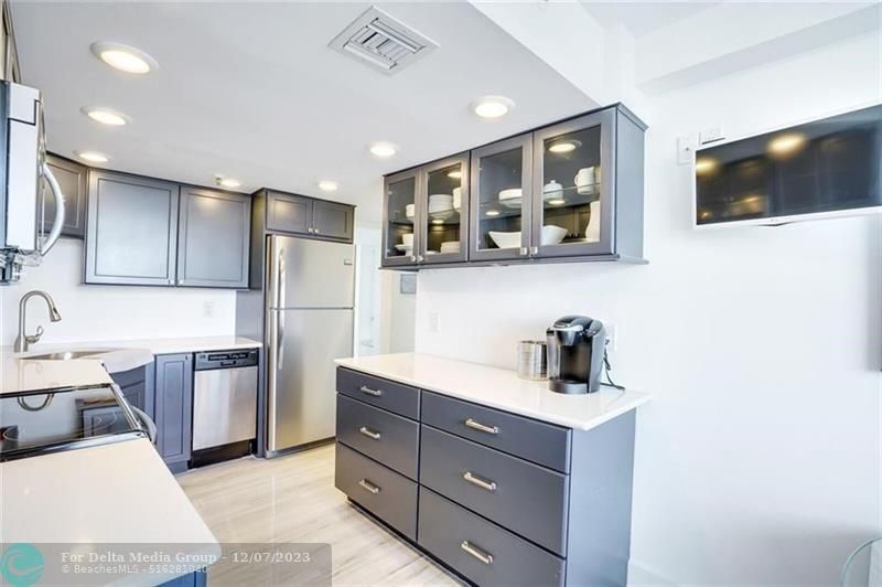 77 S Birch Road, Unit 15B, Fort Lauderdale, FL 33316 Photo