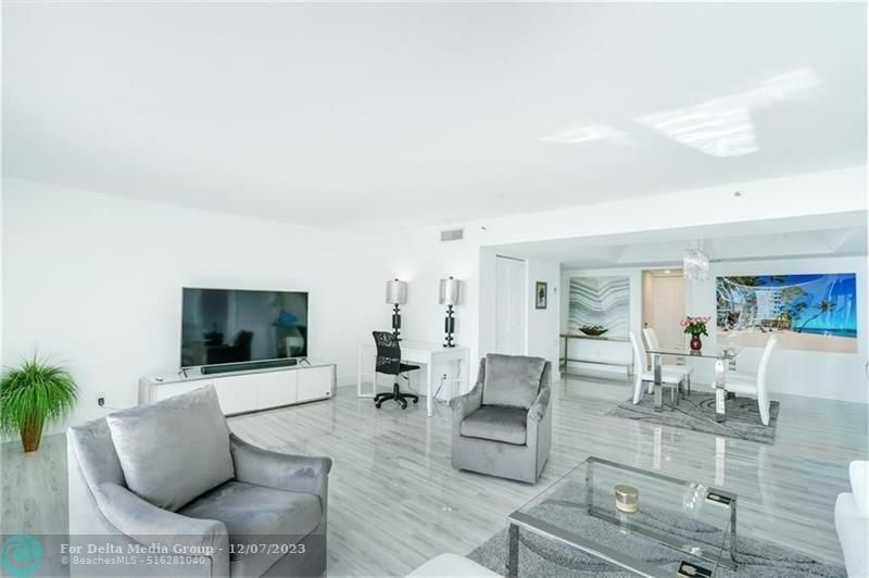 77 S Birch Road, Unit 15B, Fort Lauderdale, FL 33316 Photo