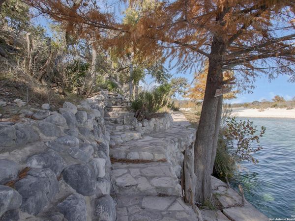 306 SD 37981, Barksdale, TX 78828