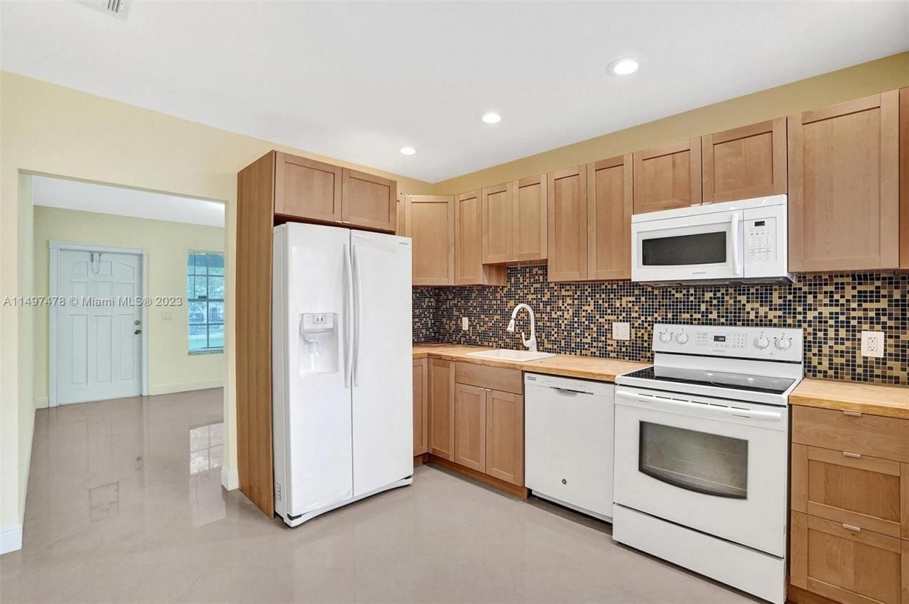 210 N 72nd Ave, Hollywood, FL 33024 Photo