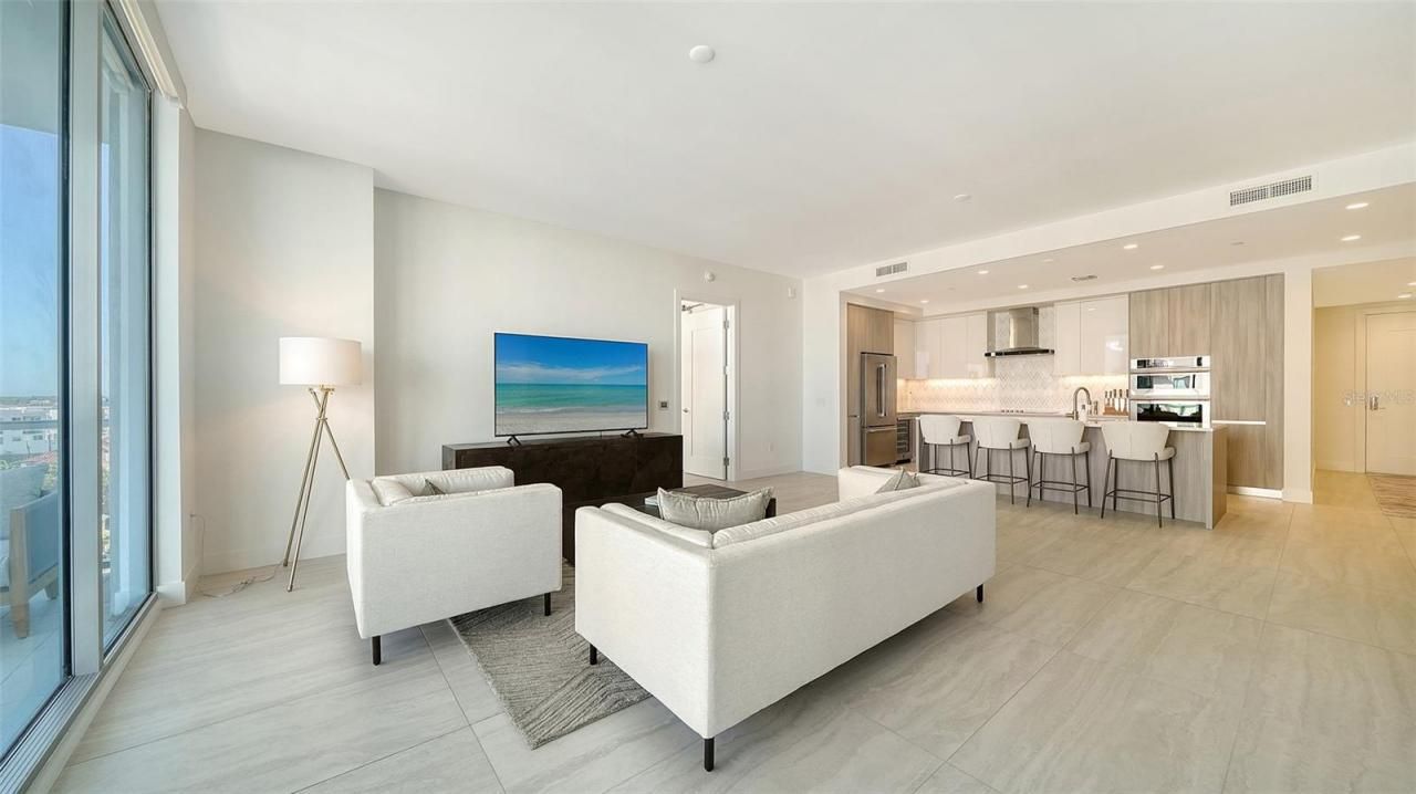 301 Quay Commons Drive, Unit 704, Sarasota, FL 34236 Photo