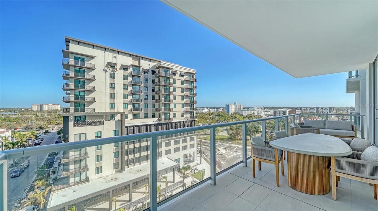 301 Quay Commons Drive, Unit 704, Sarasota, FL 34236 Photo