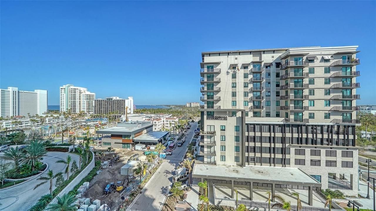 301 Quay Commons Drive, Unit 704, Sarasota, FL 34236 Photo