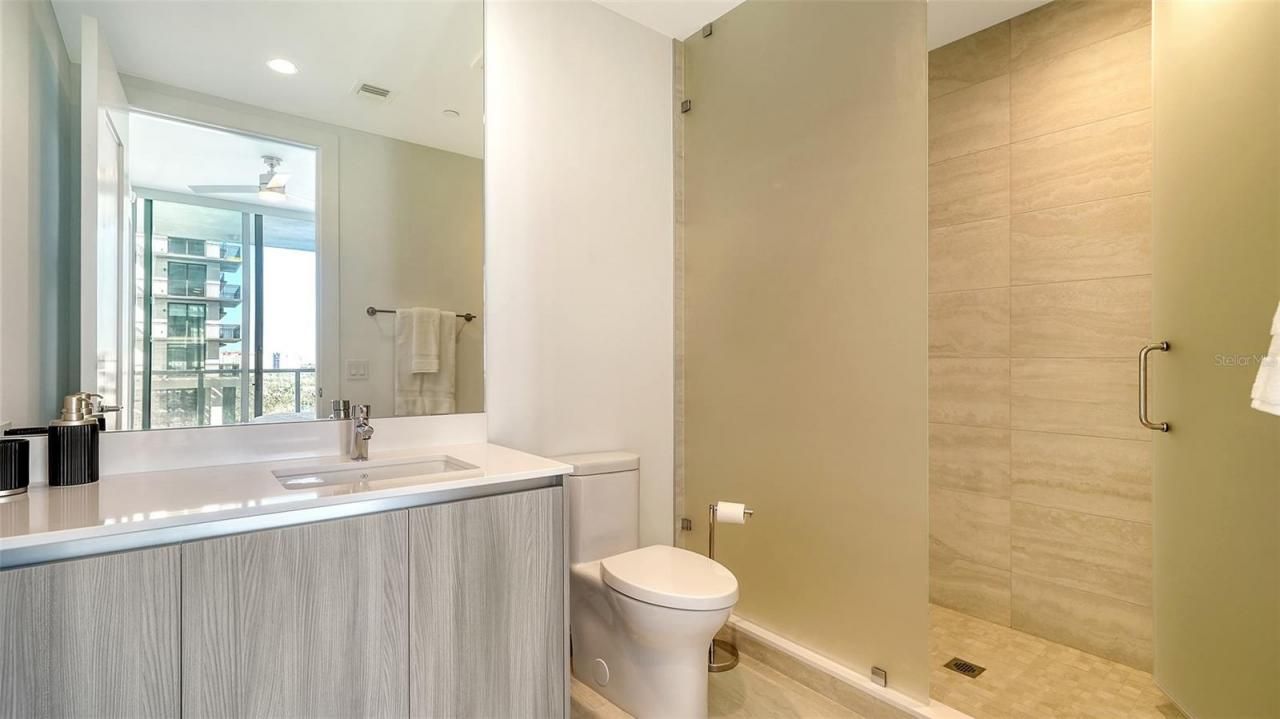 301 Quay Commons Drive, Unit 704, Sarasota, FL 34236 Photo