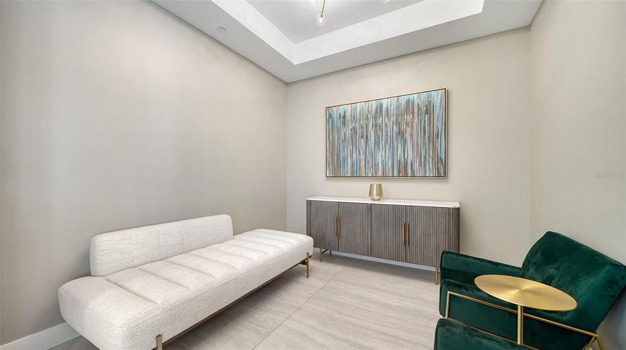 301 Quay Commons Drive, Unit 704, Sarasota, FL 34236 Photo