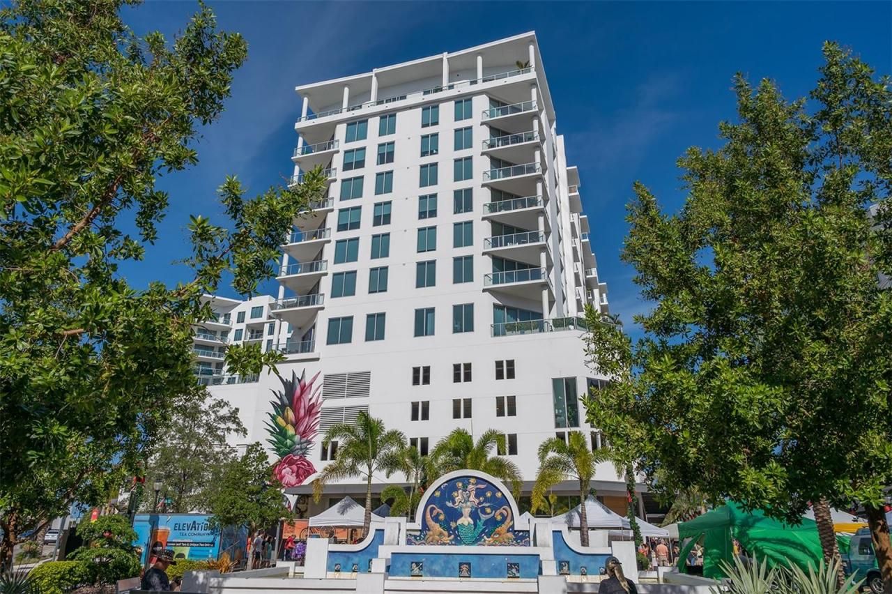 301 Quay Commons Drive, Unit 704, Sarasota, FL 34236 Photo