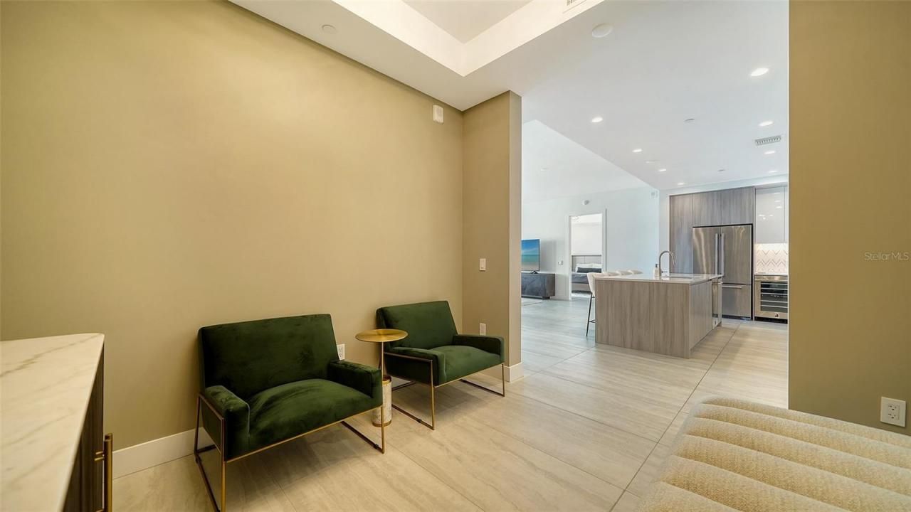 301 Quay Commons Drive, Unit 704, Sarasota, FL 34236 Photo