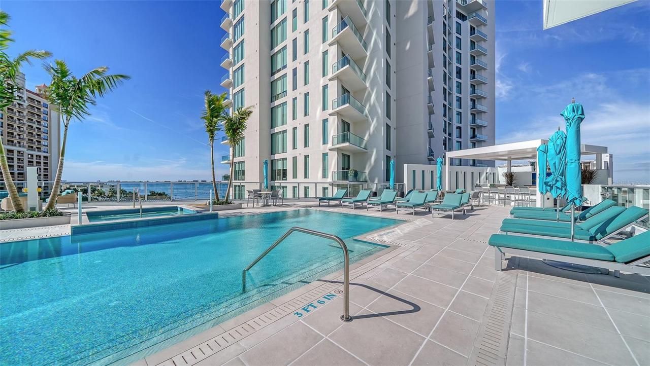 301 Quay Commons Drive, Unit 704, Sarasota, FL 34236 Photo