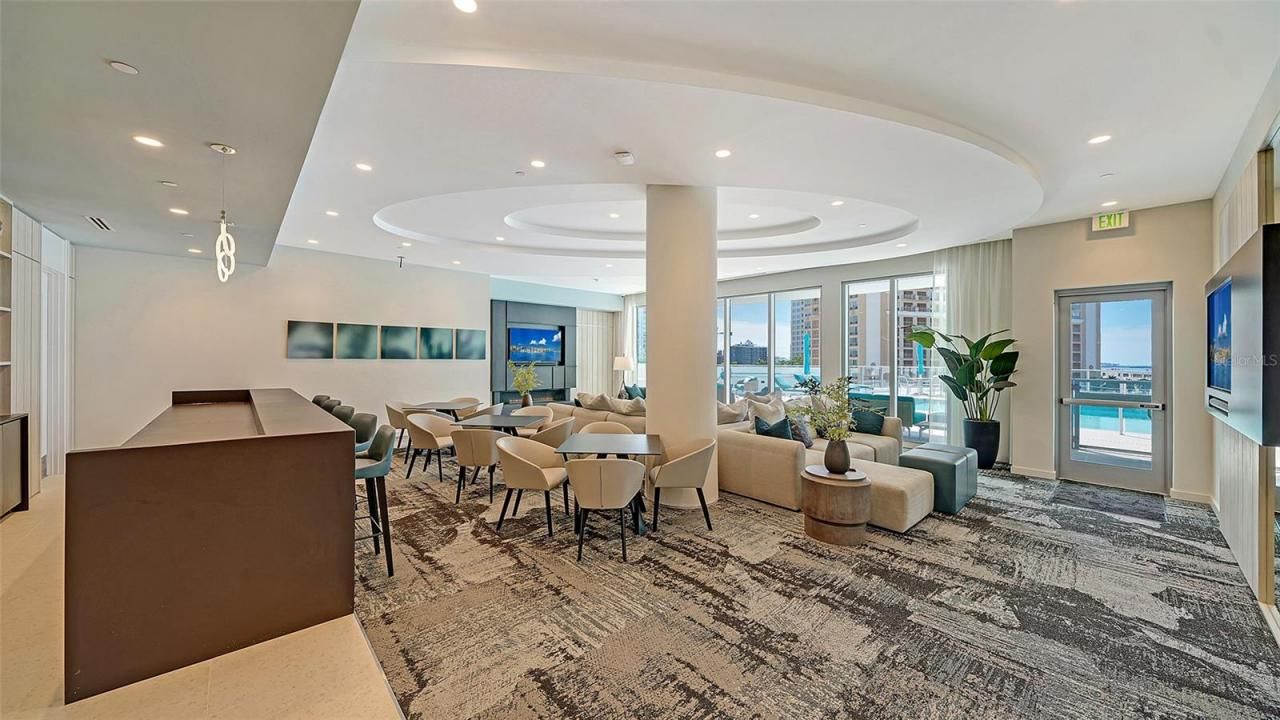 301 Quay Commons Drive, Unit 704, Sarasota, FL 34236 Photo