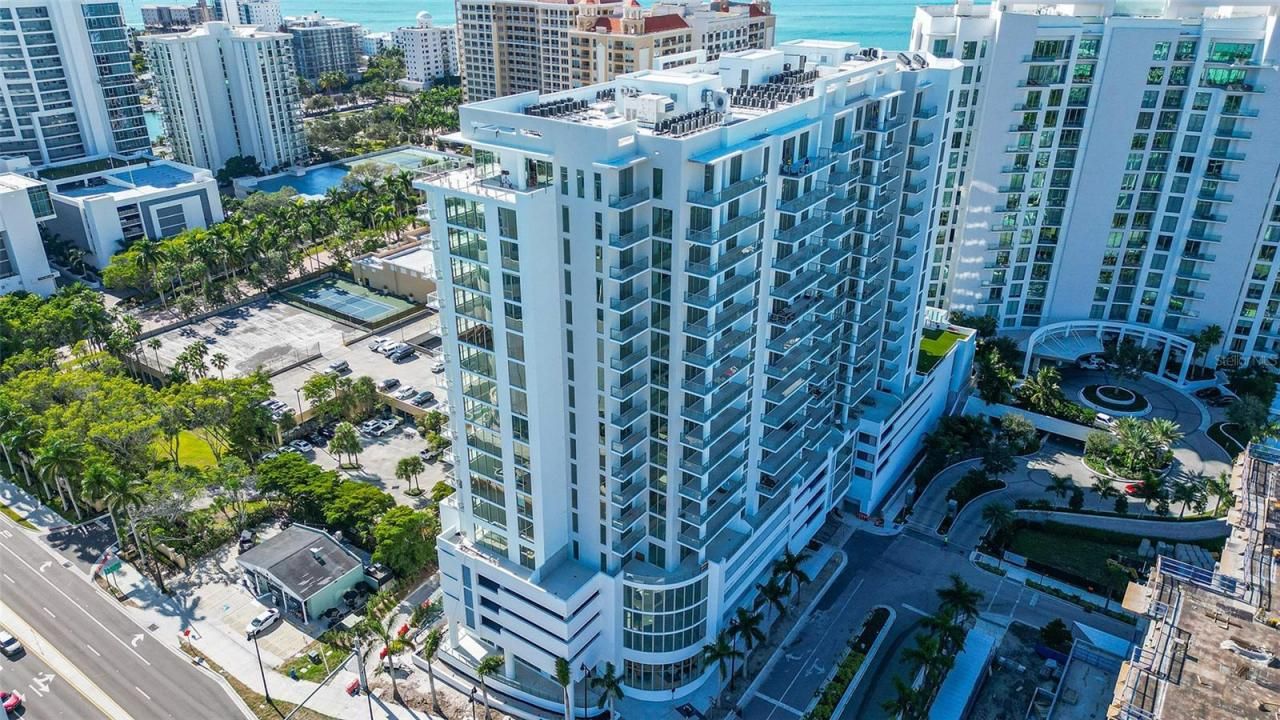 301 Quay Commons Drive, Unit 704, Sarasota, FL 34236 Photo