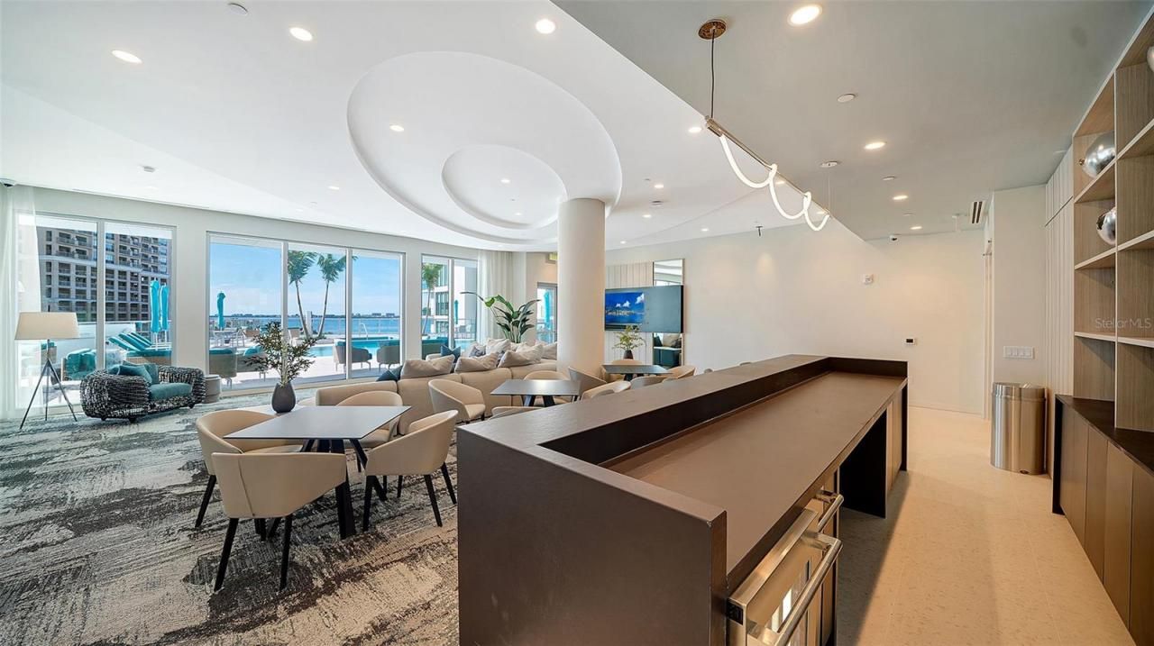 301 Quay Commons Drive, Unit 704, Sarasota, FL 34236 Photo