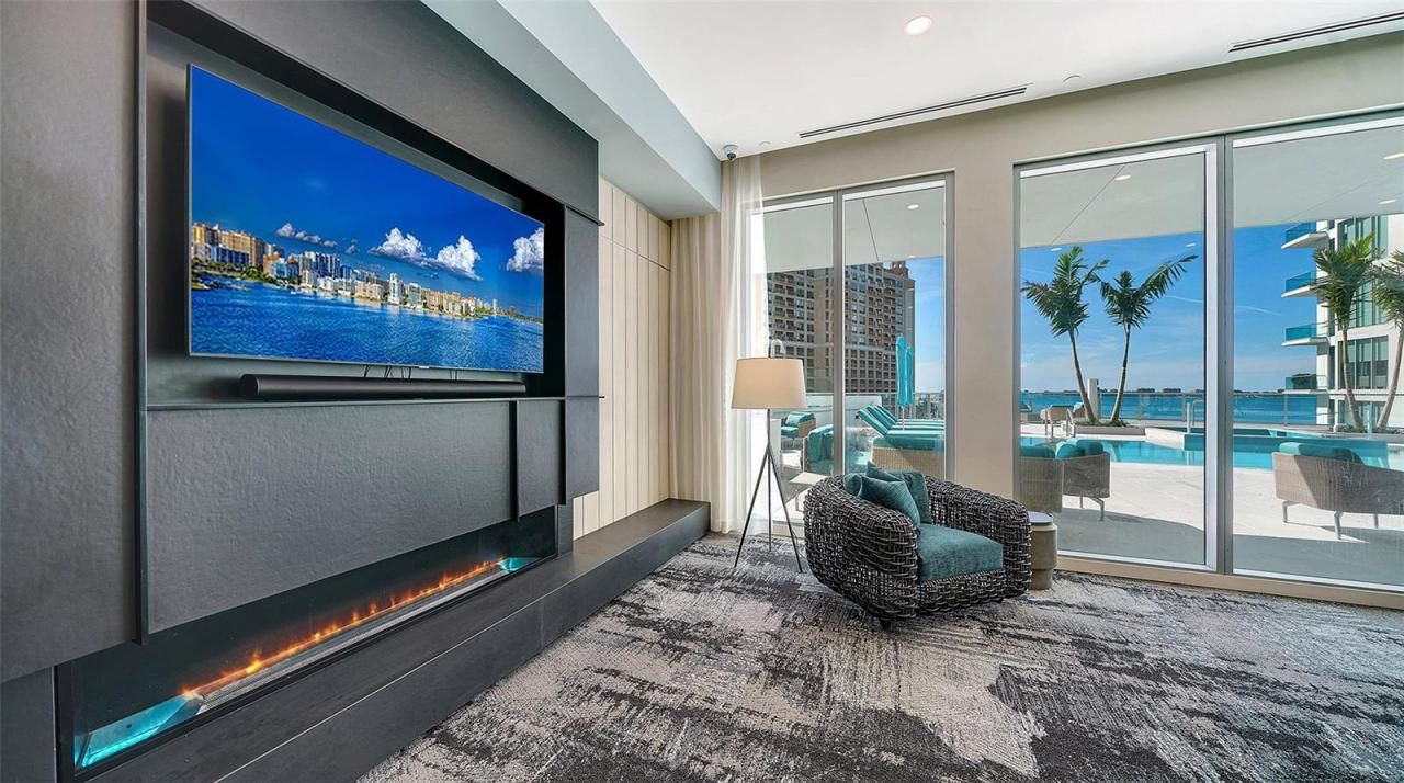 301 Quay Commons Drive, Unit 704, Sarasota, FL 34236 Photo