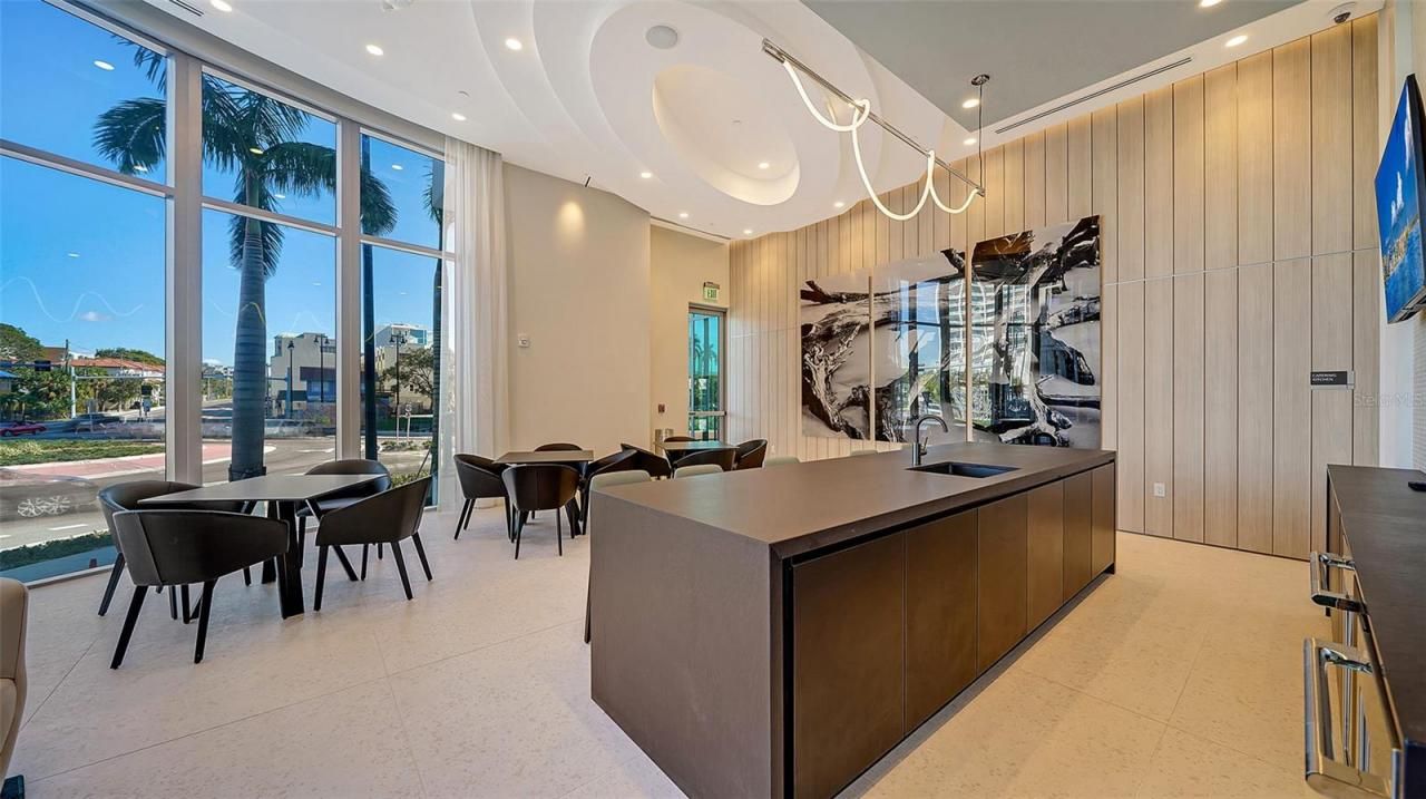 301 Quay Commons Drive, Unit 704, Sarasota, FL 34236 Photo