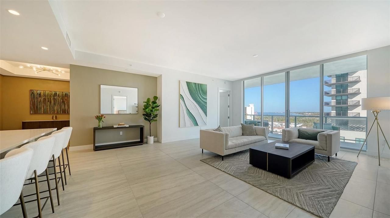 301 Quay Commons Drive, Unit 704, Sarasota, FL 34236 Photo