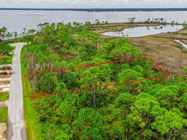 5941 Red Cedar St, Pensacola, FL 32507