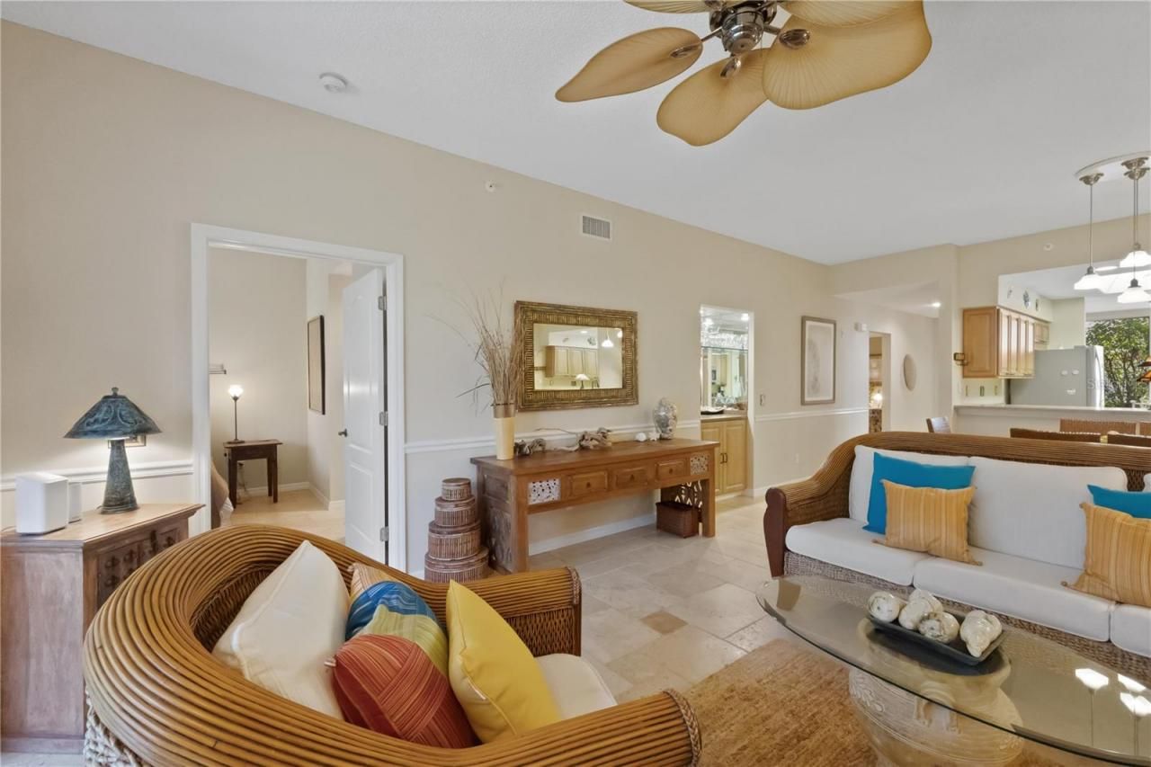 9611 Castle Point Drive, Unit 915, Sarasota, FL 34238 Photo