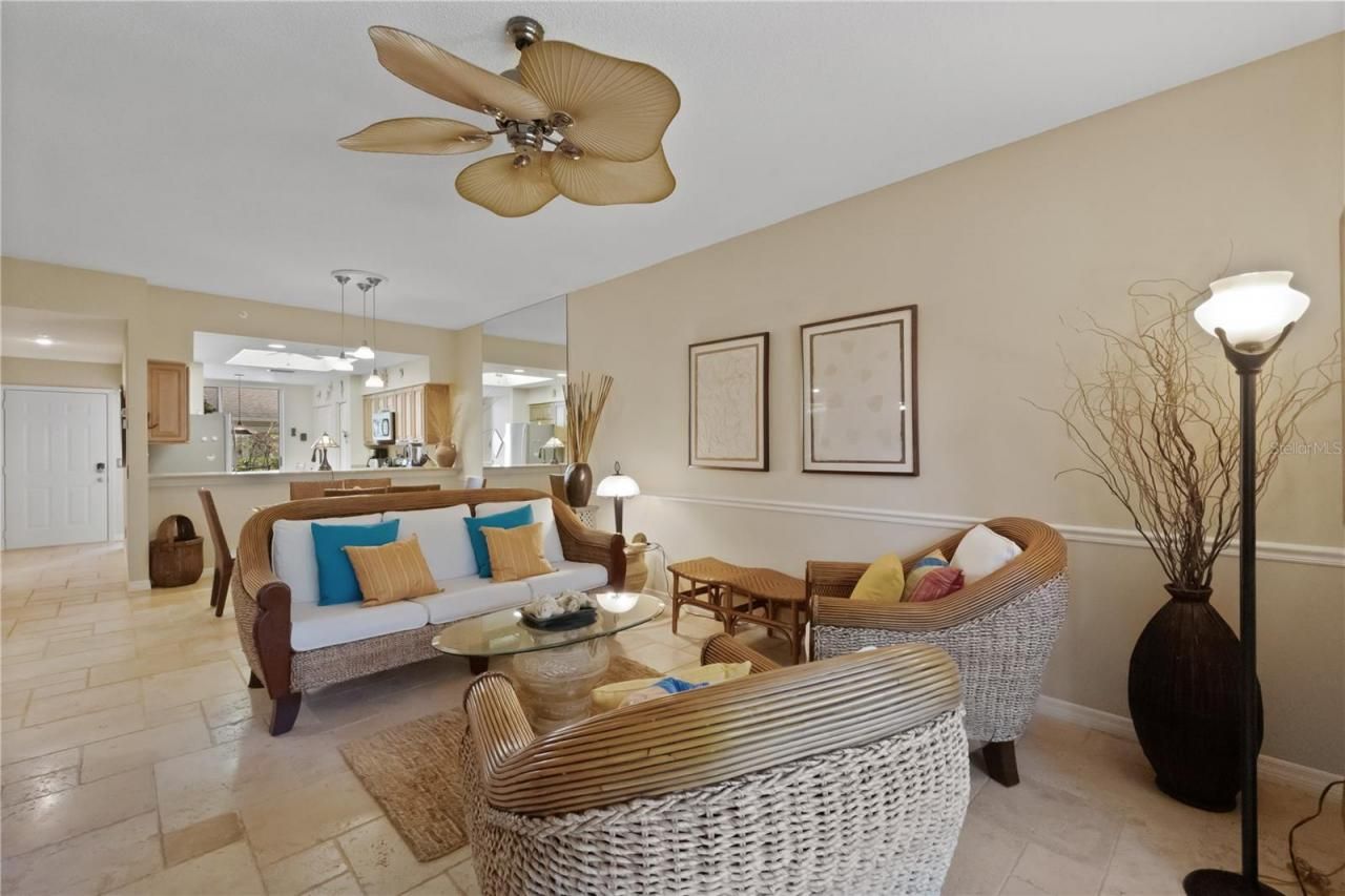 9611 Castle Point Drive, Unit 915, Sarasota, FL 34238 Photo