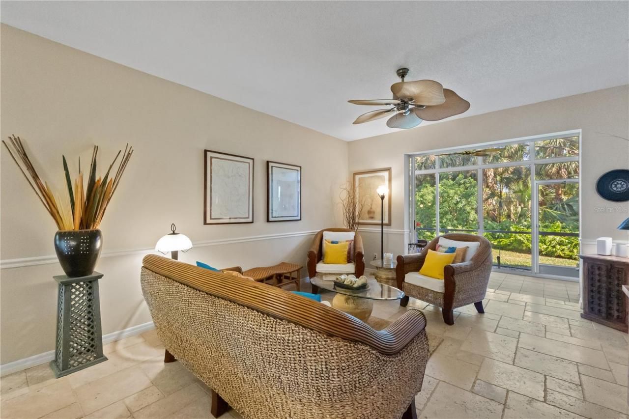 9611 Castle Point Drive, Unit 915, Sarasota, FL 34238 Photo