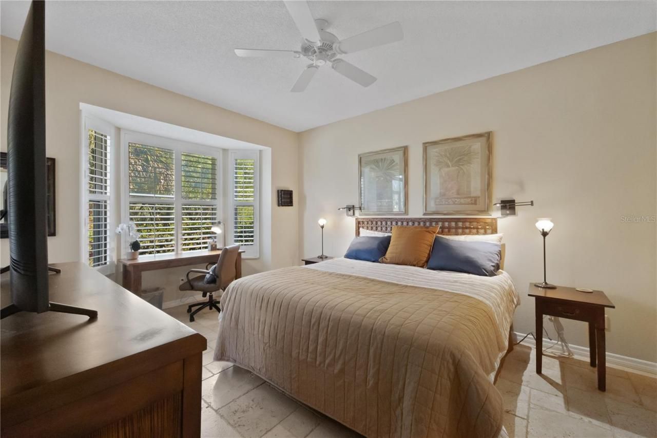 9611 Castle Point Drive, Unit 915, Sarasota, FL 34238 Photo