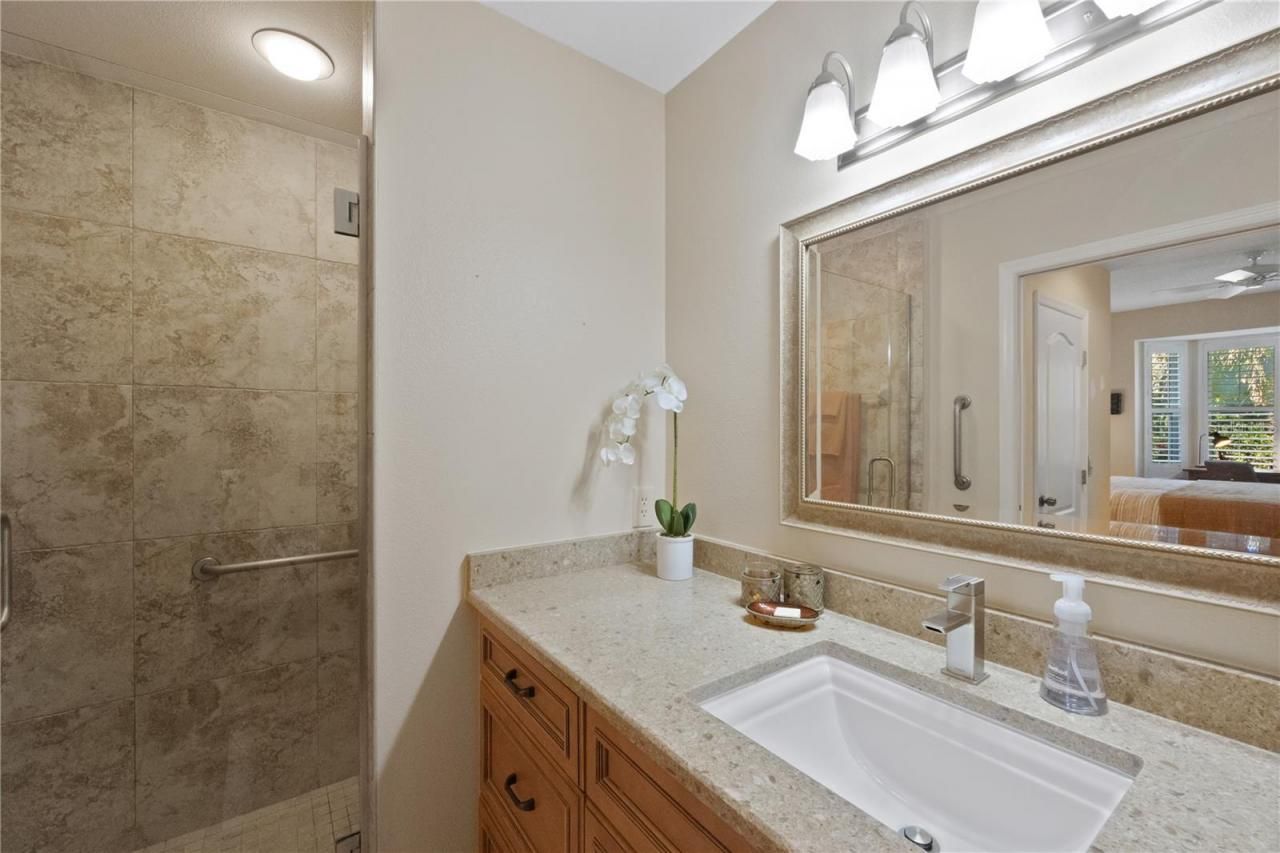 9611 Castle Point Drive, Unit 915, Sarasota, FL 34238 Photo