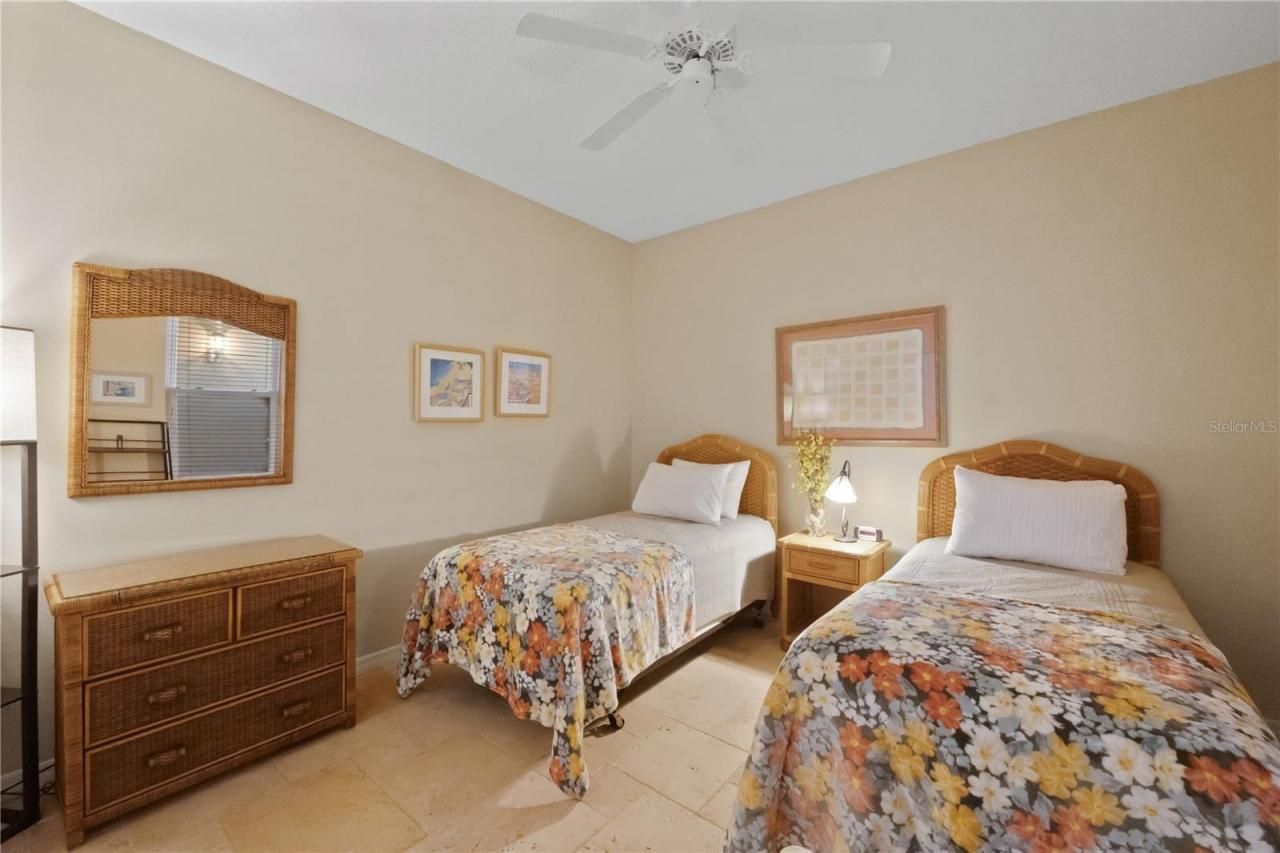 9611 Castle Point Drive, Unit 915, Sarasota, FL 34238 Photo