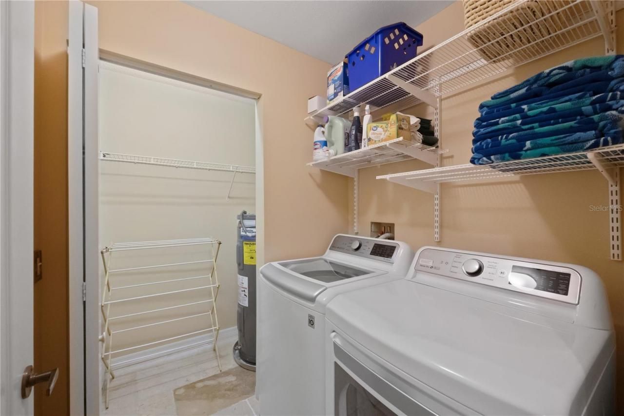 9611 Castle Point Drive, Unit 915, Sarasota, FL 34238 Photo