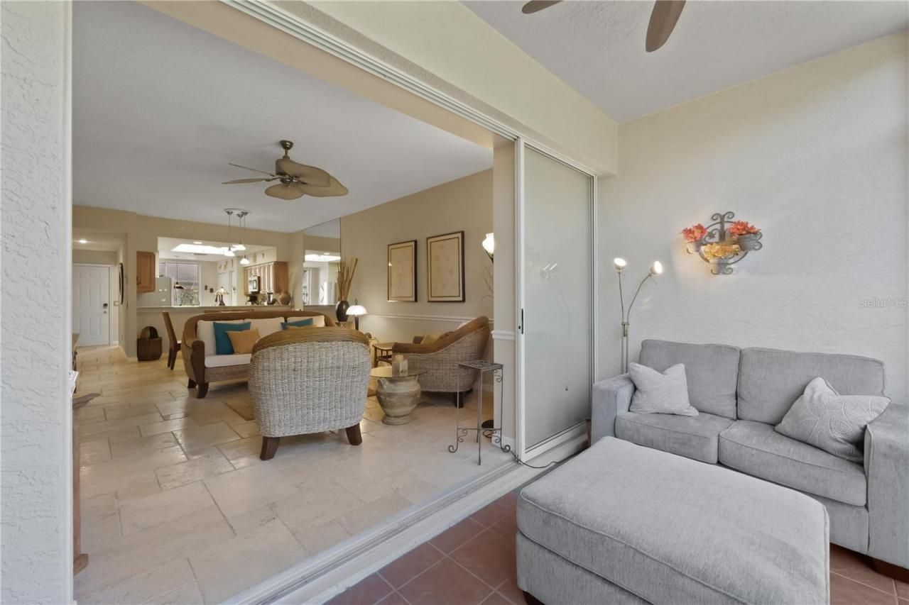 9611 Castle Point Drive, Unit 915, Sarasota, FL 34238 Photo