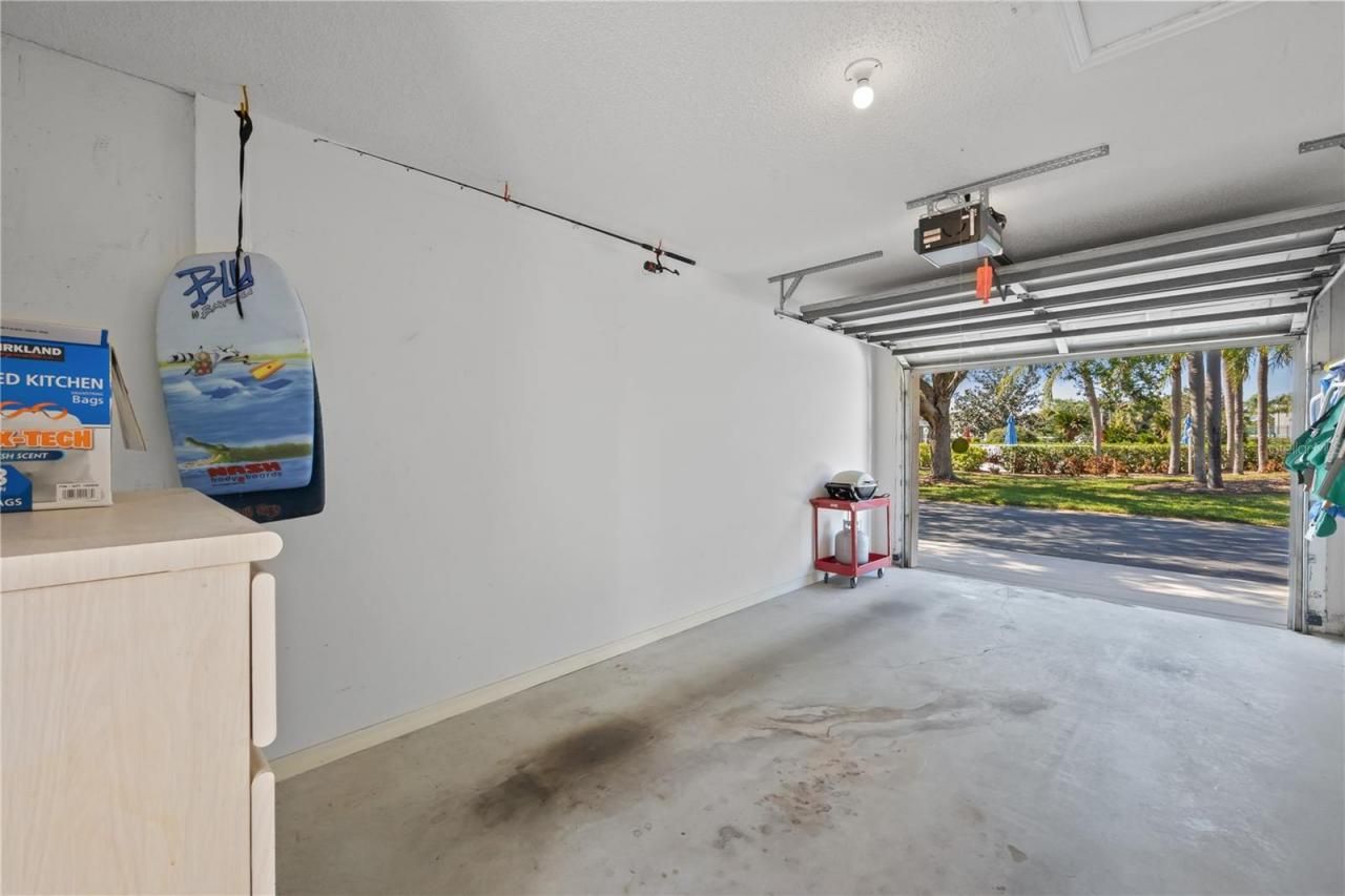 9611 Castle Point Drive, Unit 915, Sarasota, FL 34238 Photo