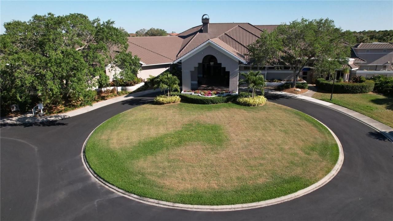 9611 Castle Point Drive, Unit 915, Sarasota, FL 34238 Photo