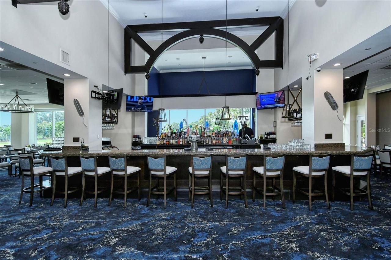 9611 Castle Point Drive, Unit 915, Sarasota, FL 34238 Photo