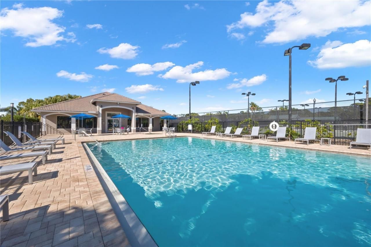 9611 Castle Point Drive, Unit 915, Sarasota, FL 34238 Photo